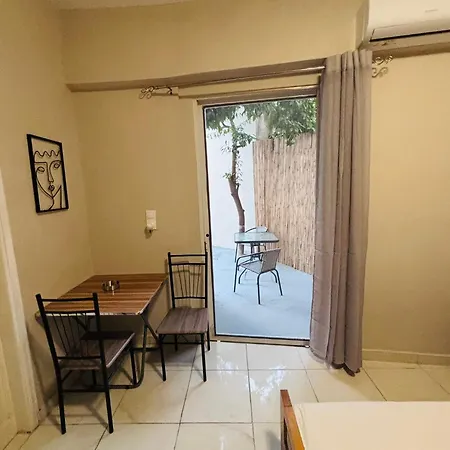Alekas Garden View Apartmán