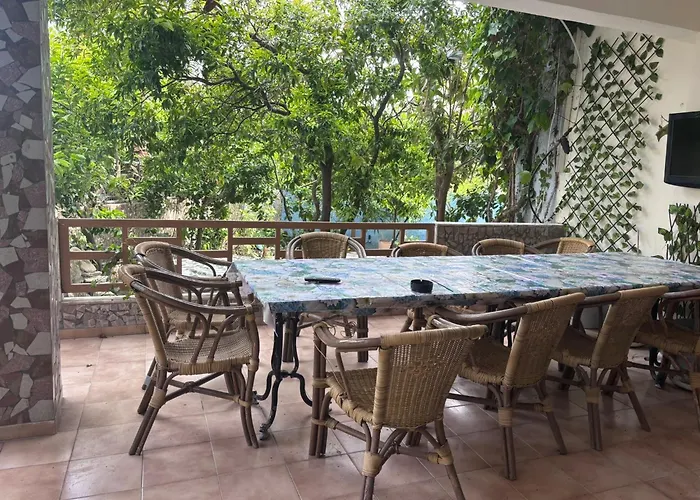 Апартаменти Alekas Garden View